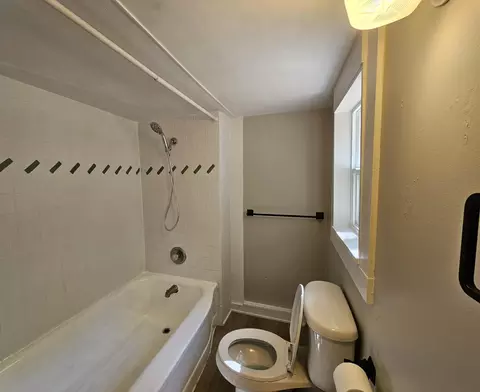 Bath - 20861 Lawrence 2108, Mount Vernon, MO 65712 photo 1 of 2