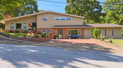 Exterior - 205 N 5th St, Thayer, MO 65791 photo 2 of 9