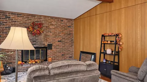 Living - 205 N 5th St, Thayer, MO 65791 photo 1 of 2