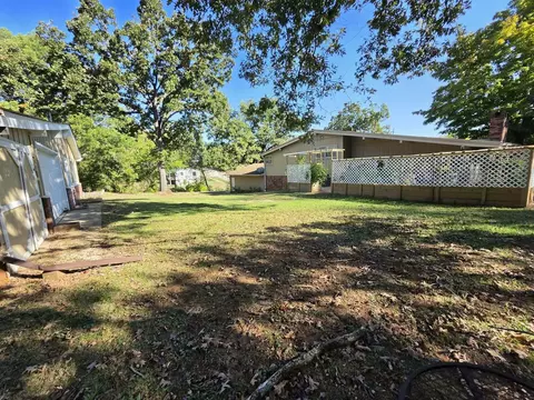 Exterior - 205 N 5th St, Thayer, MO 65791 photo 7 of 9