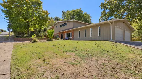 Exterior - 205 N 5th St, Thayer, MO 65791 photo 4 of 9