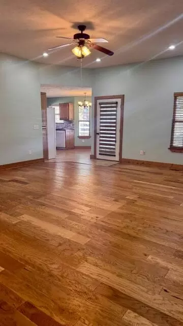 Living - 307 E Jamestown Dr, Clinton, MO 64735 photo 2 of 3