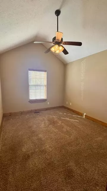 Bedroom - 307 E Jamestown Dr, Clinton, MO 64735 photo 3 of 4