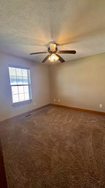 Bedroom - 307 E Jamestown Dr, Clinton, MO 64735 photo 2 of 4