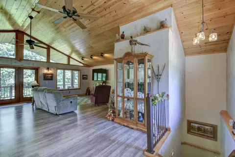 Entry Way - 281 Queensberry Dr, Branson West, MO 65737 photo 2 of 4