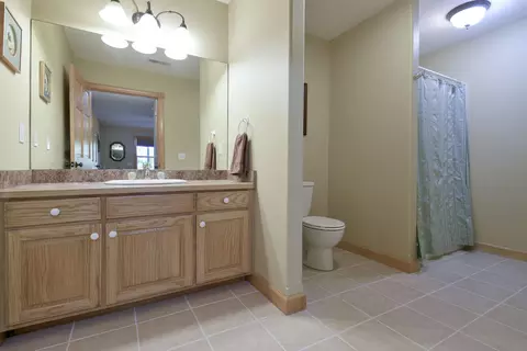 Bath - 281 Queensberry Dr, Branson West, MO 65737 photo 4 of 7