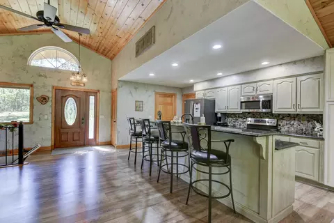 Entry Way - 281 Queensberry Dr, Branson West, MO 65737 photo 1 of 4