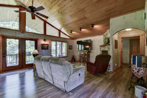 Living - 281 Queensberry Dr, Branson West, MO 65737 photo 1 of 6