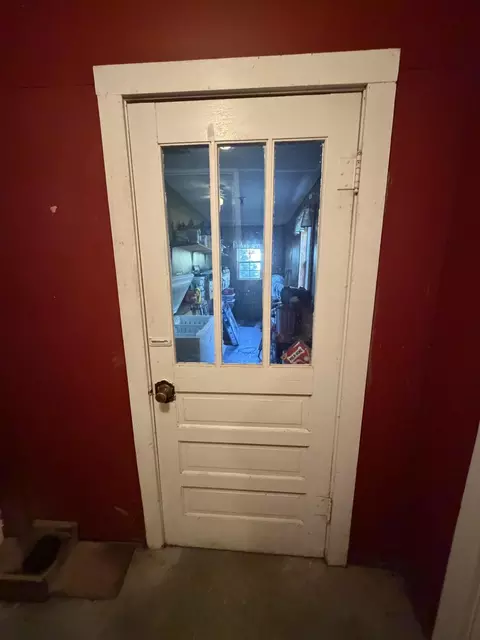 Entry Way - 604 W 2nd St, Mountain View, MO 65548 photo 2 of 3