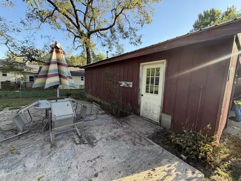 Exterior - 604 W 2nd St, Mountain View, MO 65548 photo 9 of 13