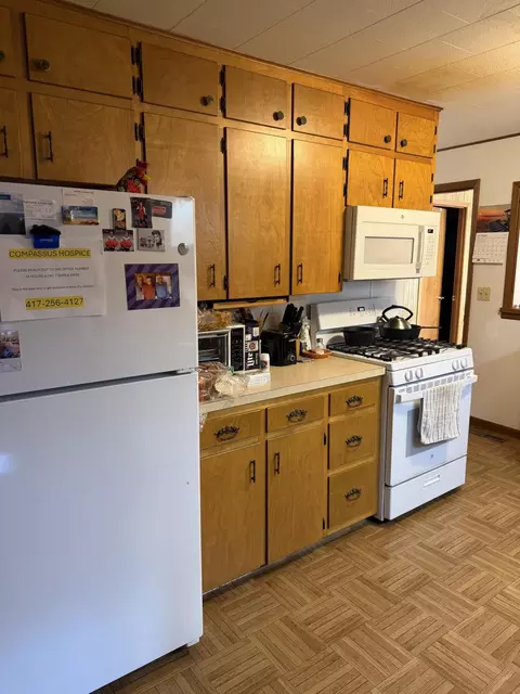 Kitchen - 604 W 2nd St, Mountain View, MO 65548 photo 2 of 3