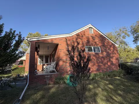 Exterior - 604 W 2nd St, Mountain View, MO 65548 photo 7 of 13