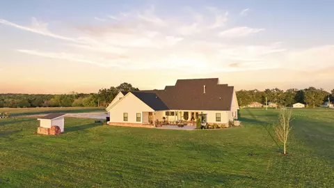 Exterior - 2345 Cologna Rd, Marshfield, MO 65706 photo 8 of 13