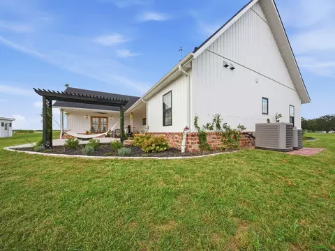 Exterior - 2345 Cologna Rd, Marshfield, MO 65706 photo 4 of 13
