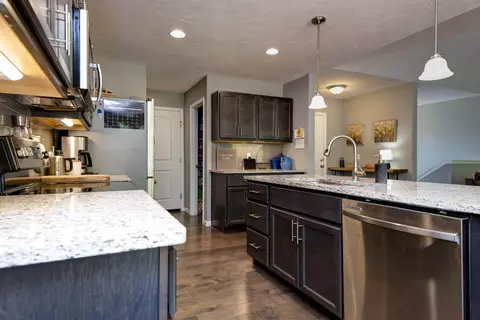 Kitchen - 1093 E Lakota St, Nixa, MO 65714 photo 4 of 6