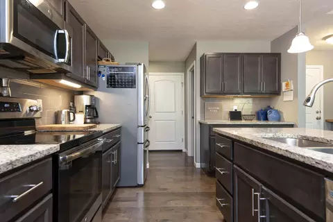 Kitchen - 1093 E Lakota St, Nixa, MO 65714 photo 5 of 6