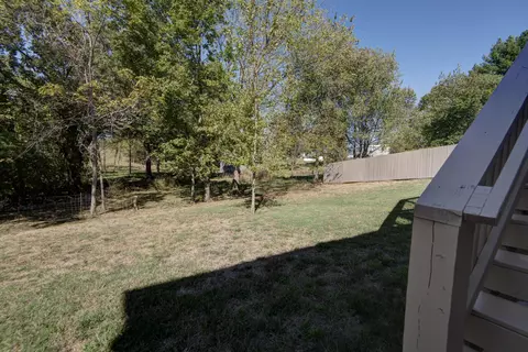 Exterior - 1093 E Lakota St, Nixa, MO 65714 photo 7 of 9