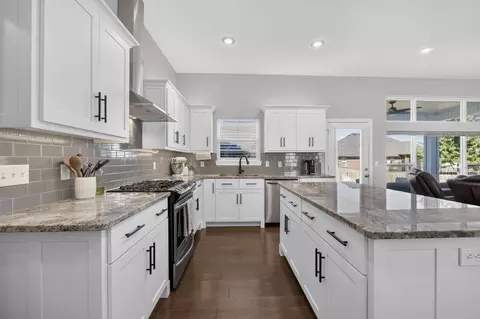 Kitchen - 931 E Thorndale Dr, Nixa, MO 65714 photo 2 of 4
