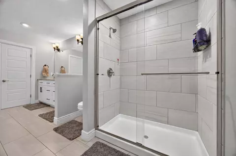 Bath - 931 E Thorndale Dr, Nixa, MO 65714 photo 3 of 6