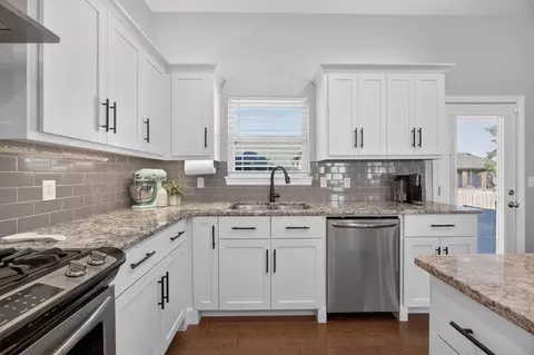 Kitchen - 931 E Thorndale Dr, Nixa, MO 65714 photo 3 of 4