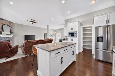 Kitchen - 931 E Thorndale Dr, Nixa, MO 65714 photo 4 of 4