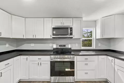 Kitchen - 1313 N Clifton Ave, Springfield, MO 65802 photo 4 of 4