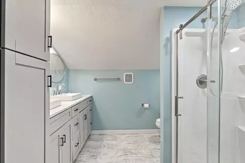 Bath - 1313 N Clifton Ave, Springfield, MO 65802 photo 3 of 4