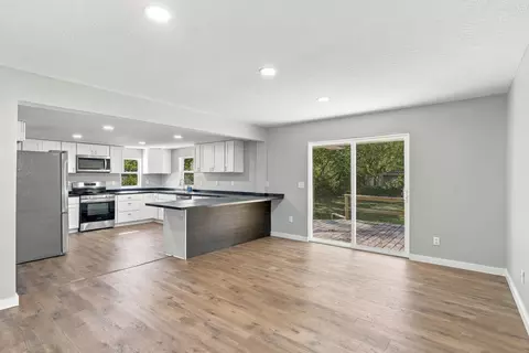 Living - 1313 N Clifton Ave, Springfield, MO 65802 photo 5 of 5