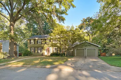 2926 S Versailles Ave, Springfield, MO 65804