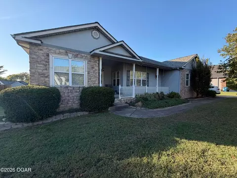 1910 N Cattails Dr, Joplin, MO 64801 photo 2