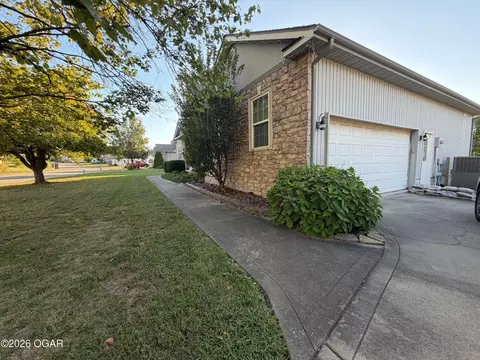1910 N Cattails Dr, Joplin, MO 64801 photo 3