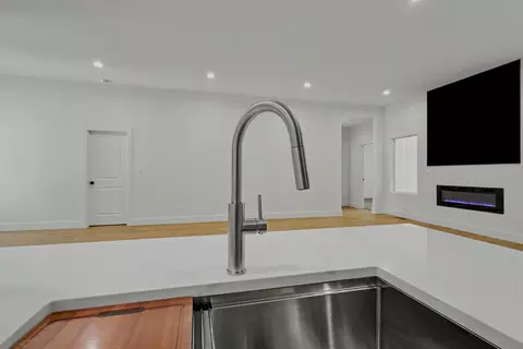 Kitchen - 2014 E Jay St, Ozark, MO 65721 photo 10 of 12