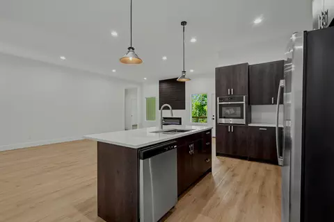 Kitchen - 2014 E Jay St, Ozark, MO 65721 photo 3 of 12