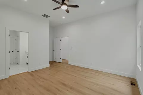 Bedroom - 2014 E Jay St, Ozark, MO 65721 photo 2 of 10