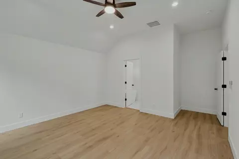 Bedroom - 2014 E Jay St, Ozark, MO 65721 photo 3 of 10