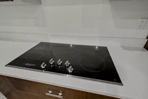 Kitchen - 2014 E Jay St, Ozark, MO 65721 photo 8 of 12