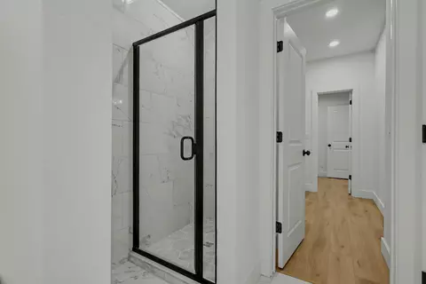 Entry Way - 2014 E Jay St, Ozark, MO 65721 photo 4 of 5