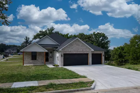 Exterior - 2014 E Jay St, Ozark, MO 65721 photo 4 of 12