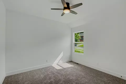 Bedroom - 2014 E Jay St, Ozark, MO 65721 photo 7 of 10