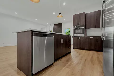 Kitchen - 2014 E Jay St, Ozark, MO 65721 photo 4 of 12