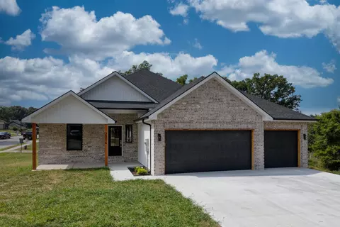Exterior - 2014 E Jay St, Ozark, MO 65721 photo 5 of 12