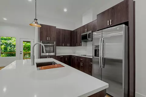 Kitchen - 2014 E Jay St, Ozark, MO 65721 photo 2 of 12