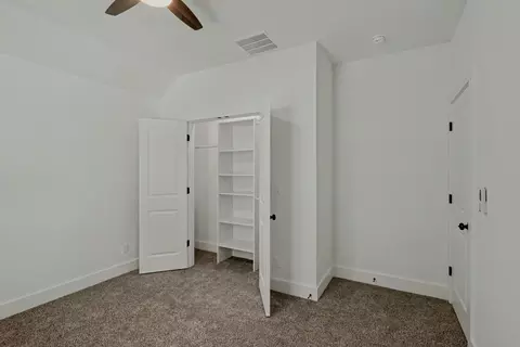 Bedroom - 2014 E Jay St, Ozark, MO 65721 photo 6 of 10