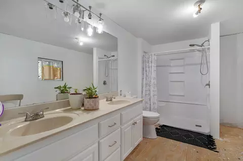Bath - 1604 W Crossland St, Ozark, MO 65721 photo 1 of 1