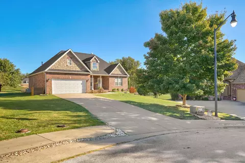 Exterior - 2127 N Williamsburg Ln, Ozark, MO 65721 photo 2 of 8