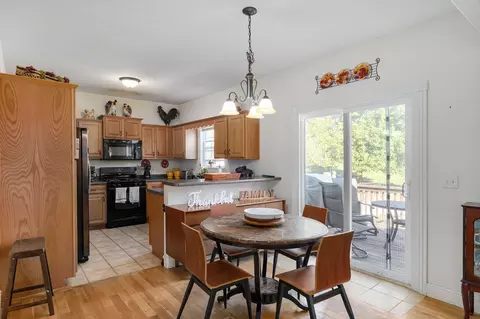 Dining - 2127 N Williamsburg Ln, Ozark, MO 65721 photo 1 of 2