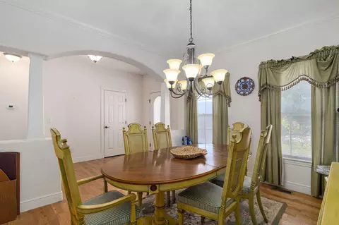 Dining - 2127 N Williamsburg Ln, Ozark, MO 65721 photo 2 of 2