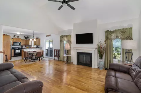 Living - 2127 N Williamsburg Ln, Ozark, MO 65721 photo 1 of 4