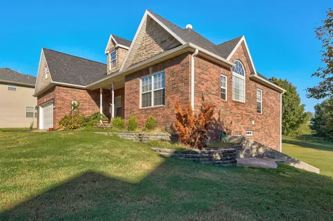 Exterior - 2127 N Williamsburg Ln, Ozark, MO 65721 photo 4 of 8