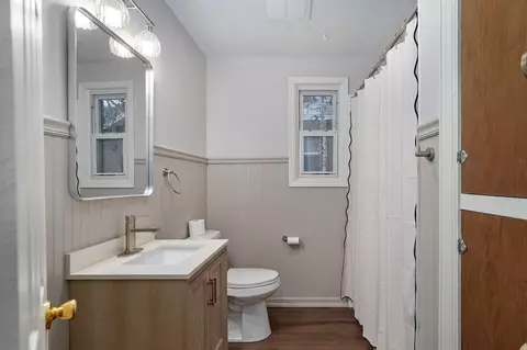 Bath - 637 S Kickapoo Ave, Springfield, MO 65804 photo 1 of 3